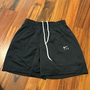 Nike shorts size M